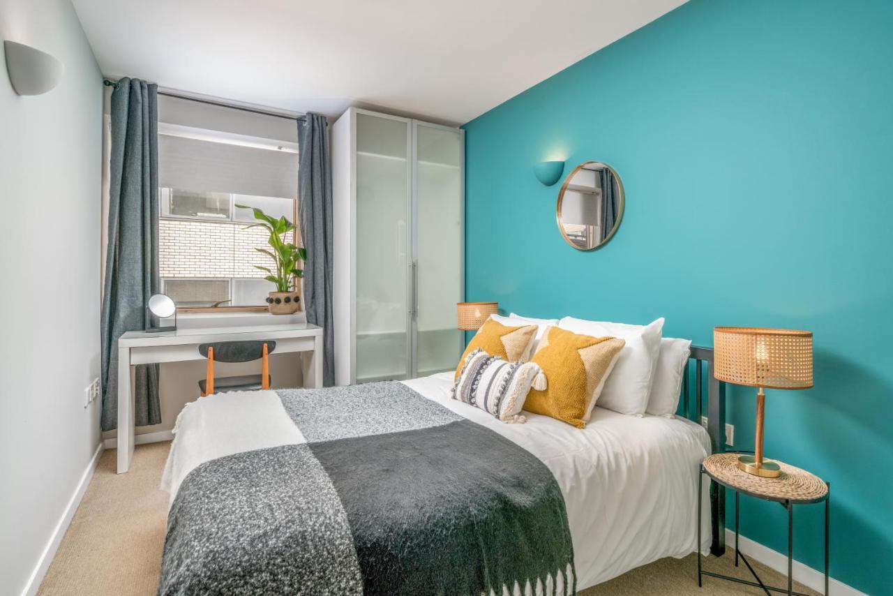 2 Bedroom Apartment With Park Views Shoreditch Лондон Екстериор снимка