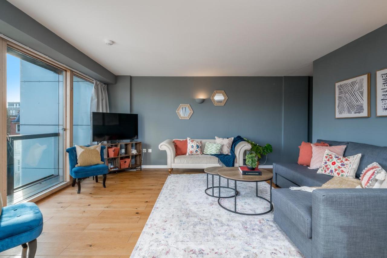 2 Bedroom Apartment With Park Views Shoreditch Лондон Екстериор снимка