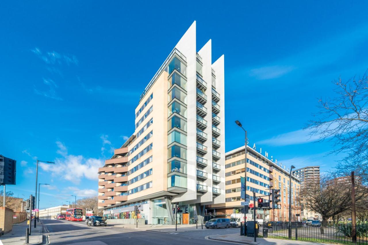 2 Bedroom Apartment With Park Views Shoreditch Лондон Екстериор снимка